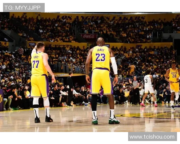 东契奇45+11+14詹姆斯28+7 湖人胜爵士