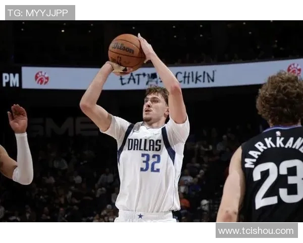 最年轻40分先生诞生，弗拉格一战封神难救主，独行侠加时崩盘暴露短板